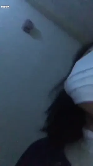 건물 돌아다니며 야노할 곳 찾기  한국야동 국산야동